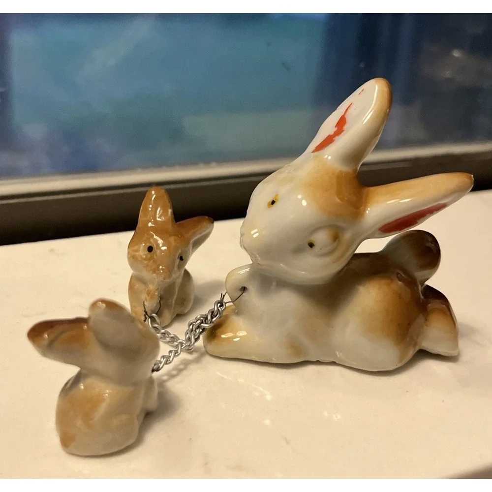 Vintage Set 3 Ceramic Bunnies Mother Rabbit w/ 2 Chained‎ Baby Bunny Figurine